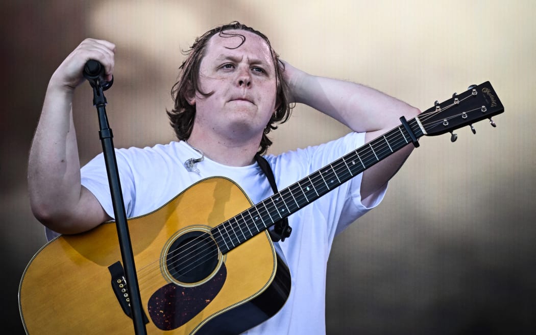 Singer Lewis Capaldi Makes A Surprise Return To The Stage Singer Lewis Capaldi Makes A Surprise Return To The Stage