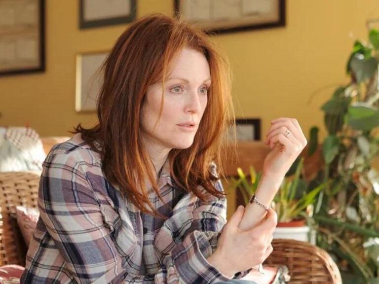 Siren Review: Julianne Moore, Meghann Fahy, & Milly Alcock Deliver Beachy Thrills Siren Review: Julianne Moore, Meghann Fahy, & Milly Alcock Deliver Beachy Thrills