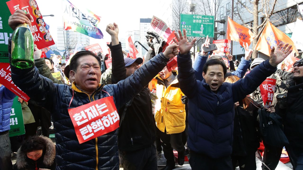 South Korea's Supreme Court Reverses Lee's Acquittal, Jeopardizing Presidential Bid South Korea's Supreme Court Reverses Lee's Acquittal, Jeopardizing Presidential Bid