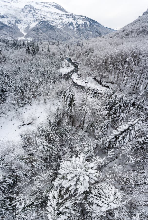 Southern French Alps Experience Heavy Late-Season Snowfall Southern French Alps Experience Heavy Late-Season Snowfall