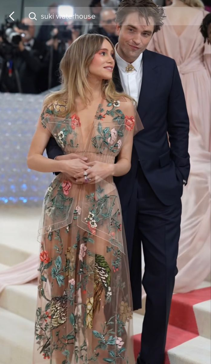 Suki Waterhouse's Head-Turning Met Gala 2025 Black Tuxedo Ensemble Suki Waterhouse's Head-Turning Met Gala 2025 Black Tuxedo Ensemble