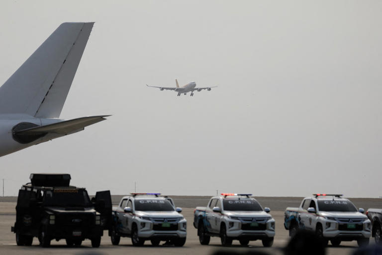 Supreme Court Halts Trump Deportations: A Wartime Law Decision Supreme Court Halts Trump Deportations: A Wartime Law Decision