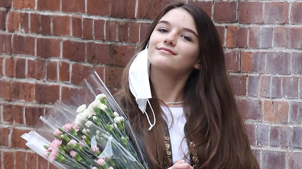 Suri Cruise: Tom Cruise's Uncommon Post-Natal Gesture Suri Cruise: Tom Cruise's Uncommon Post-Natal Gesture