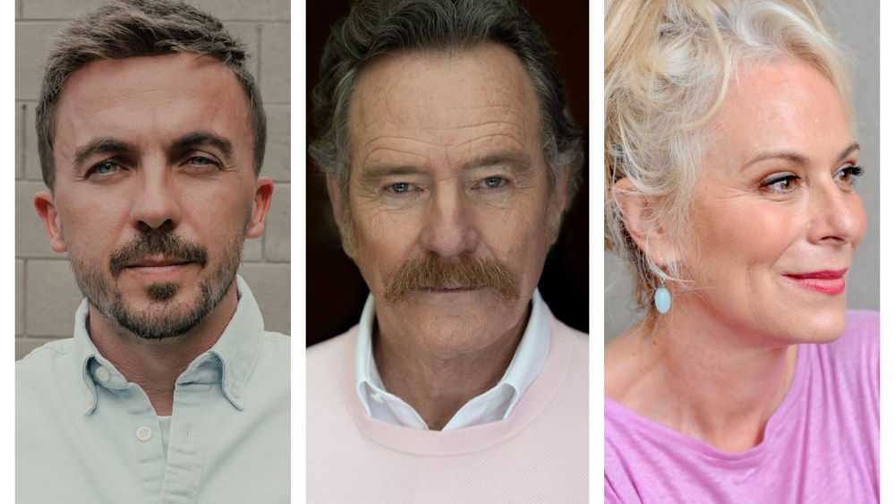 Sweet On-Set Reunion: Frankie Muniz, Bryan Cranston, And Jane Kaczmarek Reunite For Malcolm In The Middle Reboot Sweet On-Set Reunion: Frankie Muniz, Bryan Cranston, And Jane Kaczmarek Reunite For Malcolm In The Middle Reboot
