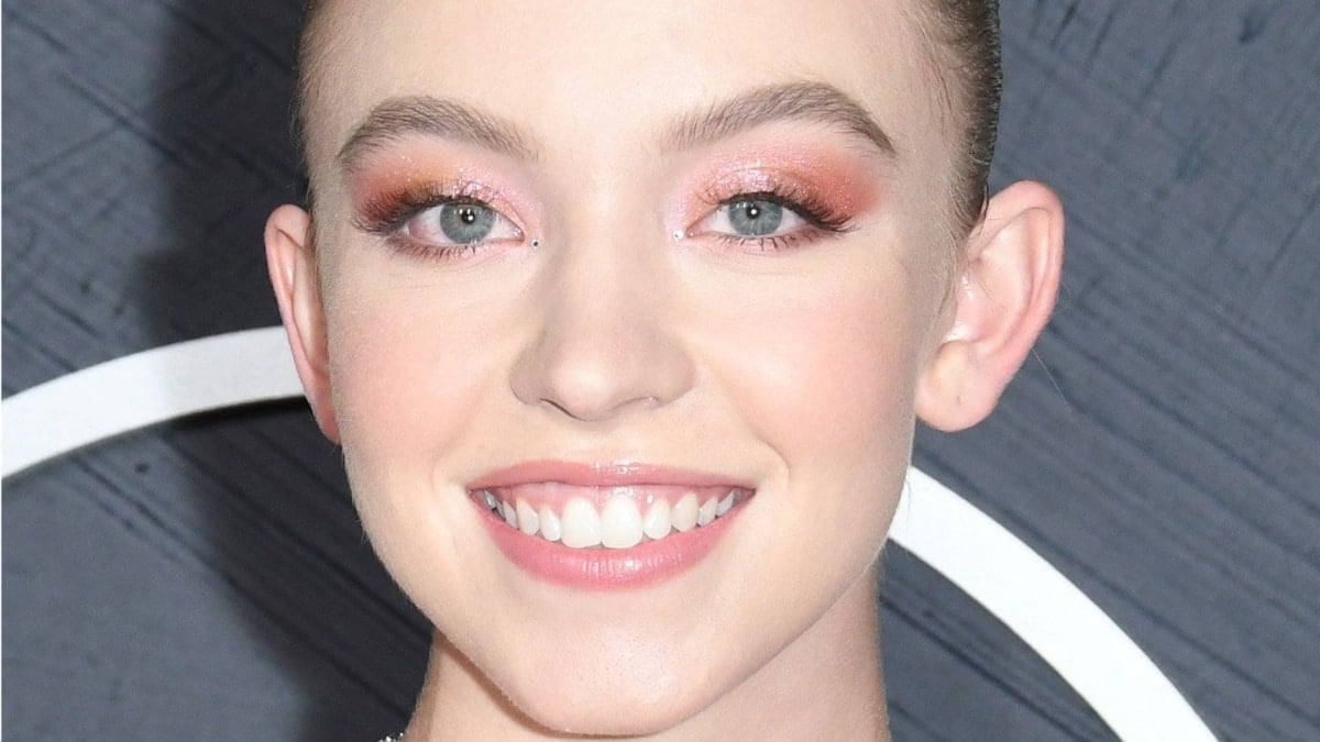 Sydney Sweeney Sparks Breakup Rumors: Hotel Stay Raises Questions About Relationship With Jonathan Davino Sydney Sweeney Sparks Breakup Rumors: Hotel Stay Raises Questions About Relationship With Jonathan Davino