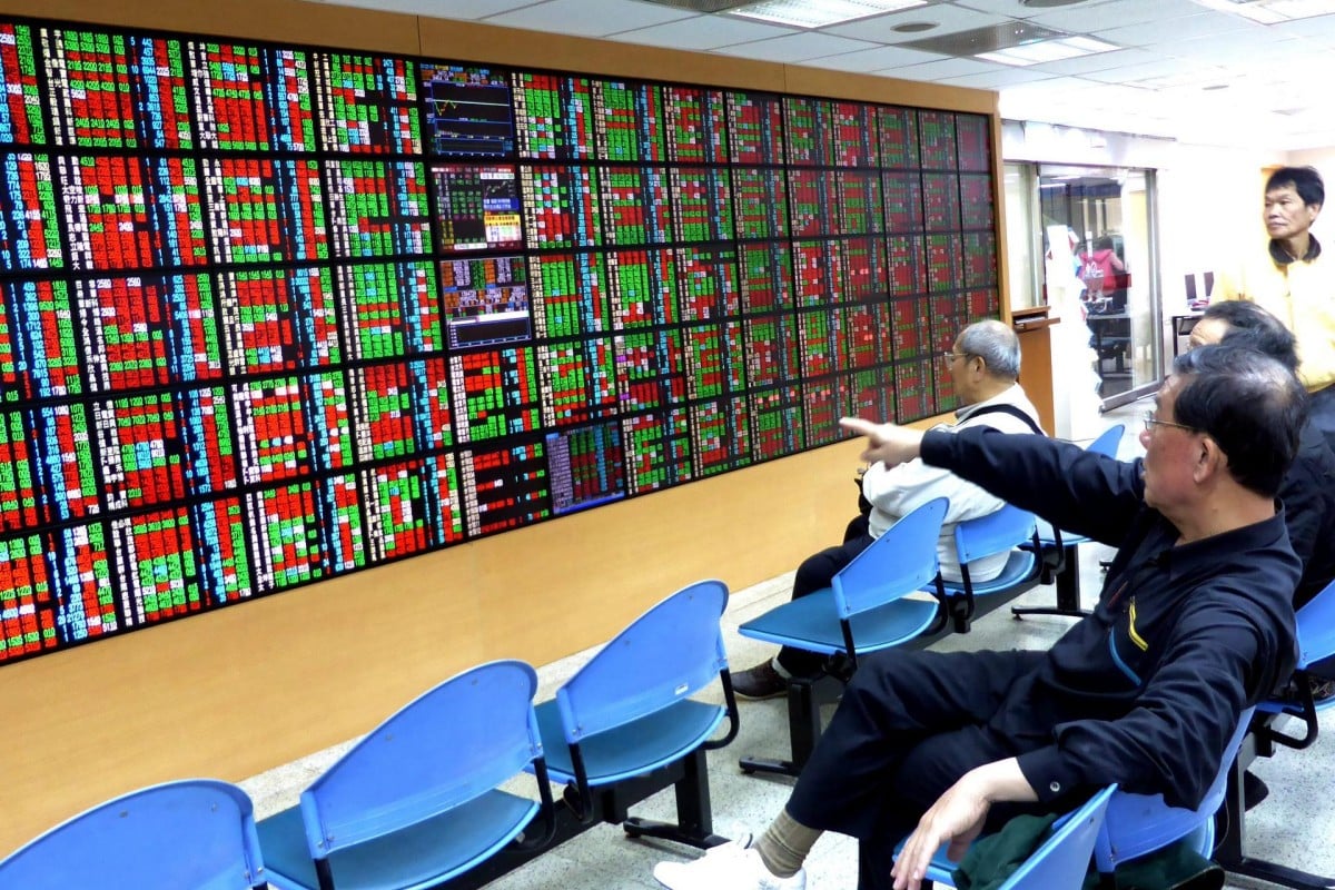 Taiwan Regulator Investigates Firms For Coercing Employees To Sell ETFs Taiwan Regulator Investigates Firms For Coercing Employees To Sell ETFs