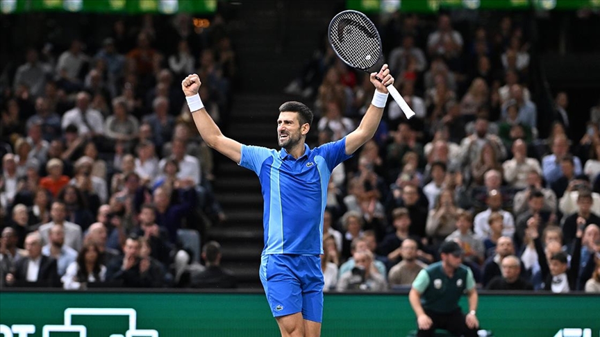 Tenis'in Efsanesi Djokovic: Kortlarda Zirveye Geri Dönüş Tenis'in Efsanesi Djokovic: Kortlarda Zirveye Geri Dönüş