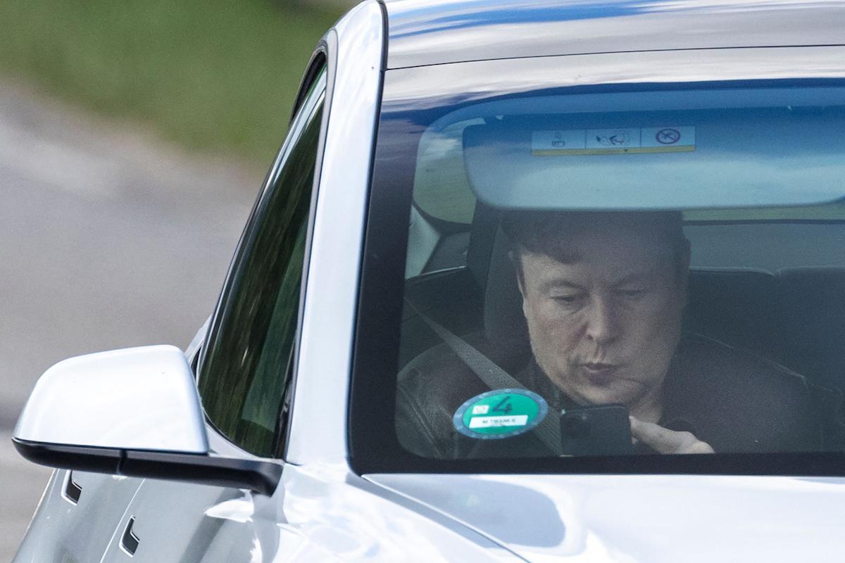 Tesla Stock Plunge Impacts Elon Musk's Net Worth: Below $300 Billion Tesla Stock Plunge Impacts Elon Musk's Net Worth: Below $300 Billion