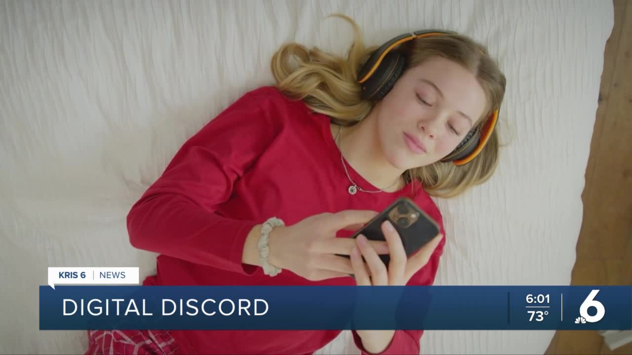 Texas House Bill Aims To Restrict Minors' Social Media Access Texas House Bill Aims To Restrict Minors' Social Media Access