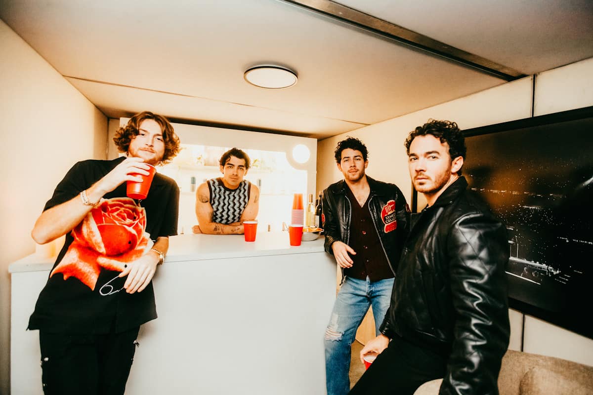 The Jonas Brothers: A Couple's Unexpected Dispute And Joe's Reaction The Jonas Brothers: A Couple's Unexpected Dispute And Joe's Reaction