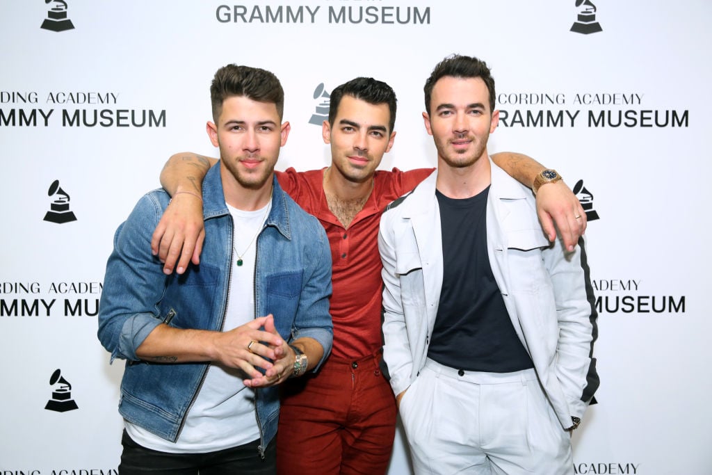 The Jonas Brothers: Joe Jonas's Reaction To A Couple's Dispute The Jonas Brothers: Joe Jonas's Reaction To A Couple's Dispute