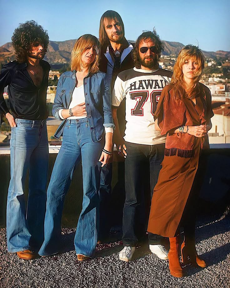 The Lindsey Buckingham And Mick Fleetwood Reunion: Details And Fan Reactions The Lindsey Buckingham And Mick Fleetwood Reunion: Details And Fan Reactions