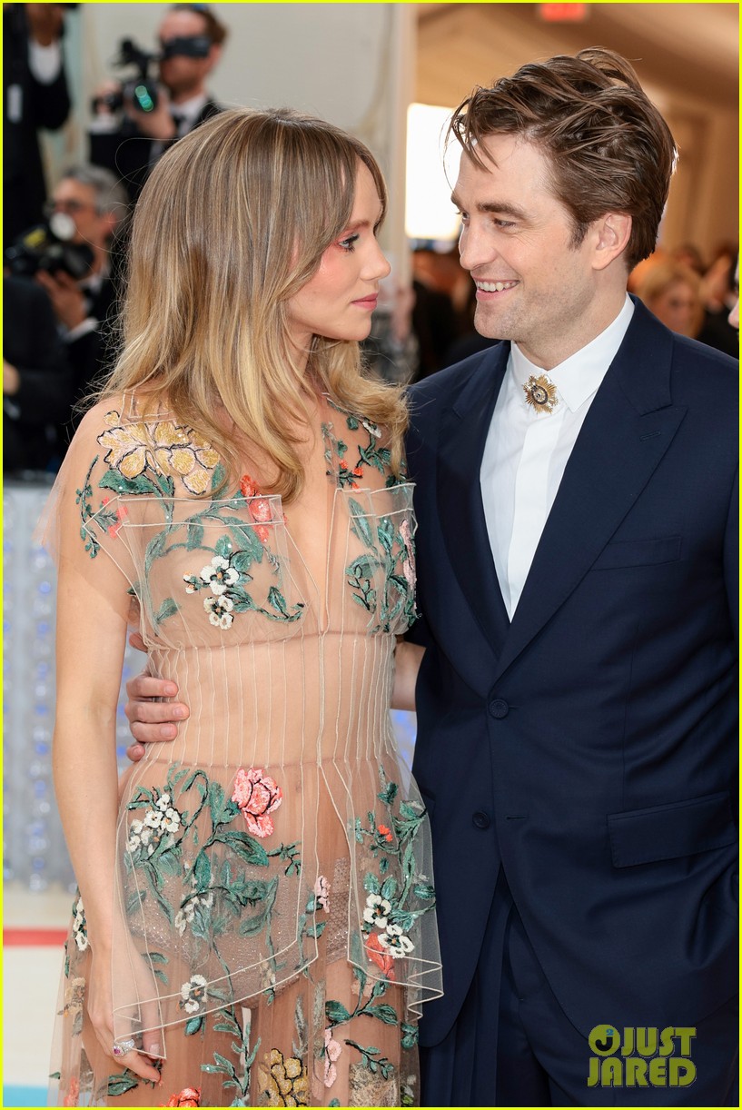 The Love Lives Of Twilight Stars: Robert Pattinson, Suki Waterhouse, And More The Love Lives Of Twilight Stars: Robert Pattinson, Suki Waterhouse, And More
