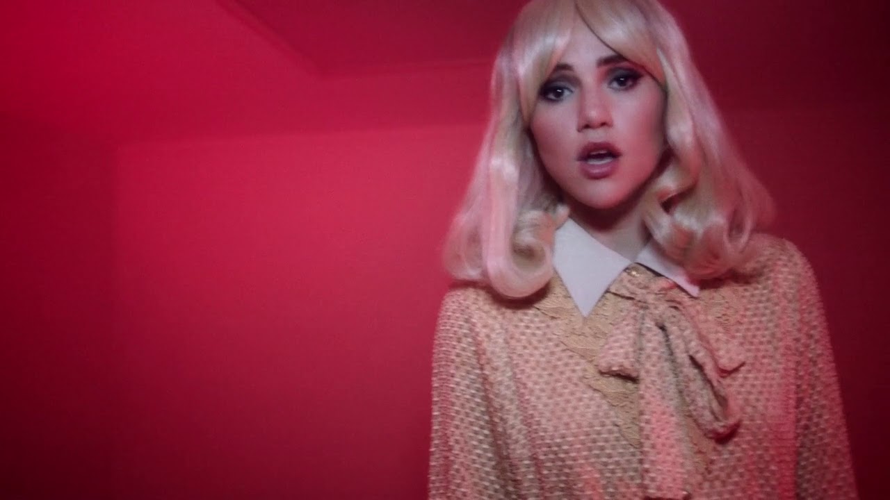 The Small-Town Designer Behind Suki Waterhouse's Look The Small-Town Designer Behind Suki Waterhouse's Look