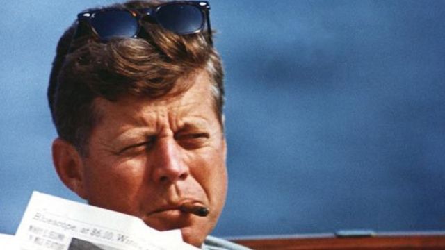 تحليل شامل لـ 10,000 صفحة من سجلات اغتيال كينيدي عام 1968 تحليل شامل لـ 10,000 صفحة من سجلات اغتيال كينيدي عام 1968