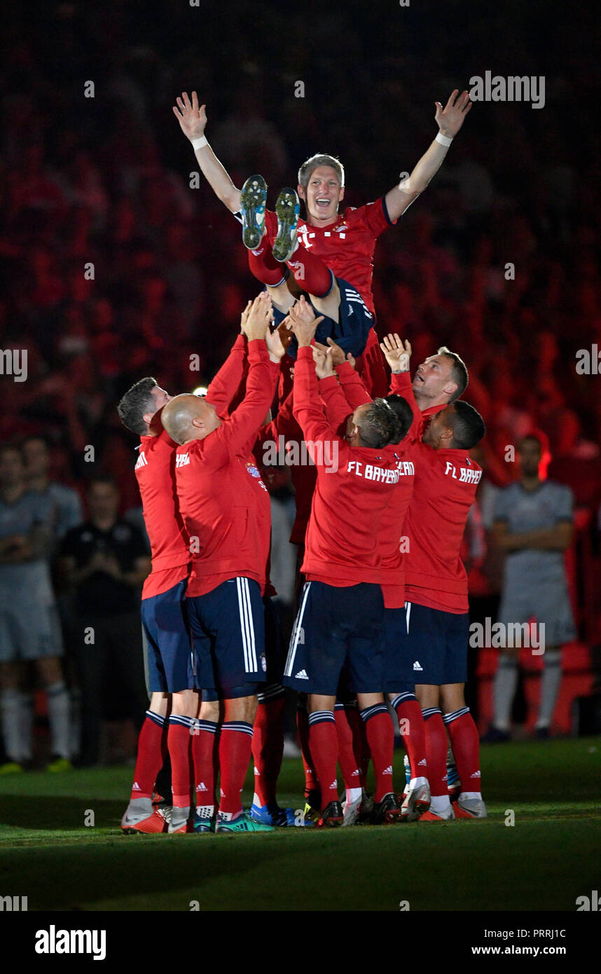 Thomas Müller's Allianz Arena Farewell: 25 Years Of Emotion Thomas Müller's Allianz Arena Farewell: 25 Years Of Emotion