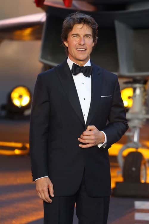 Tom Cruise Still Owes Tom Hanks A Dollar: Will He Ever Settle Up? Tom Cruise Still Owes Tom Hanks A Dollar: Will He Ever Settle Up?
