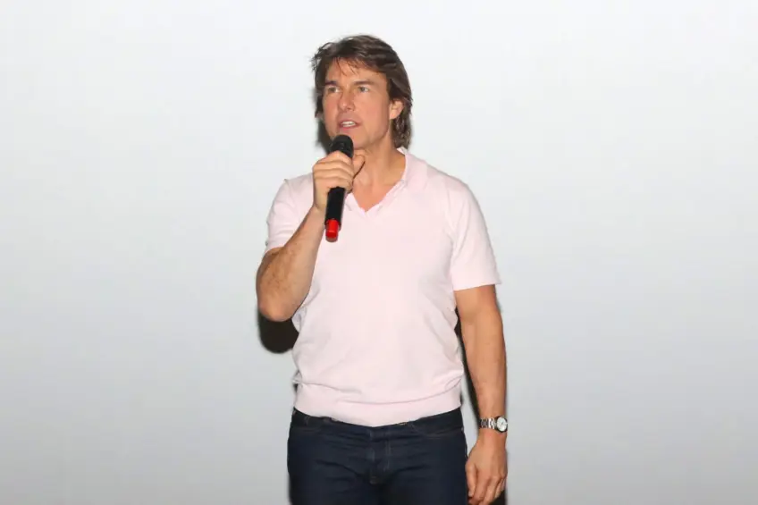 Tom Cruise's $1 Debt To Tom Hanks: The Unpaid Role Story Tom Cruise's $1 Debt To Tom Hanks: The Unpaid Role Story
