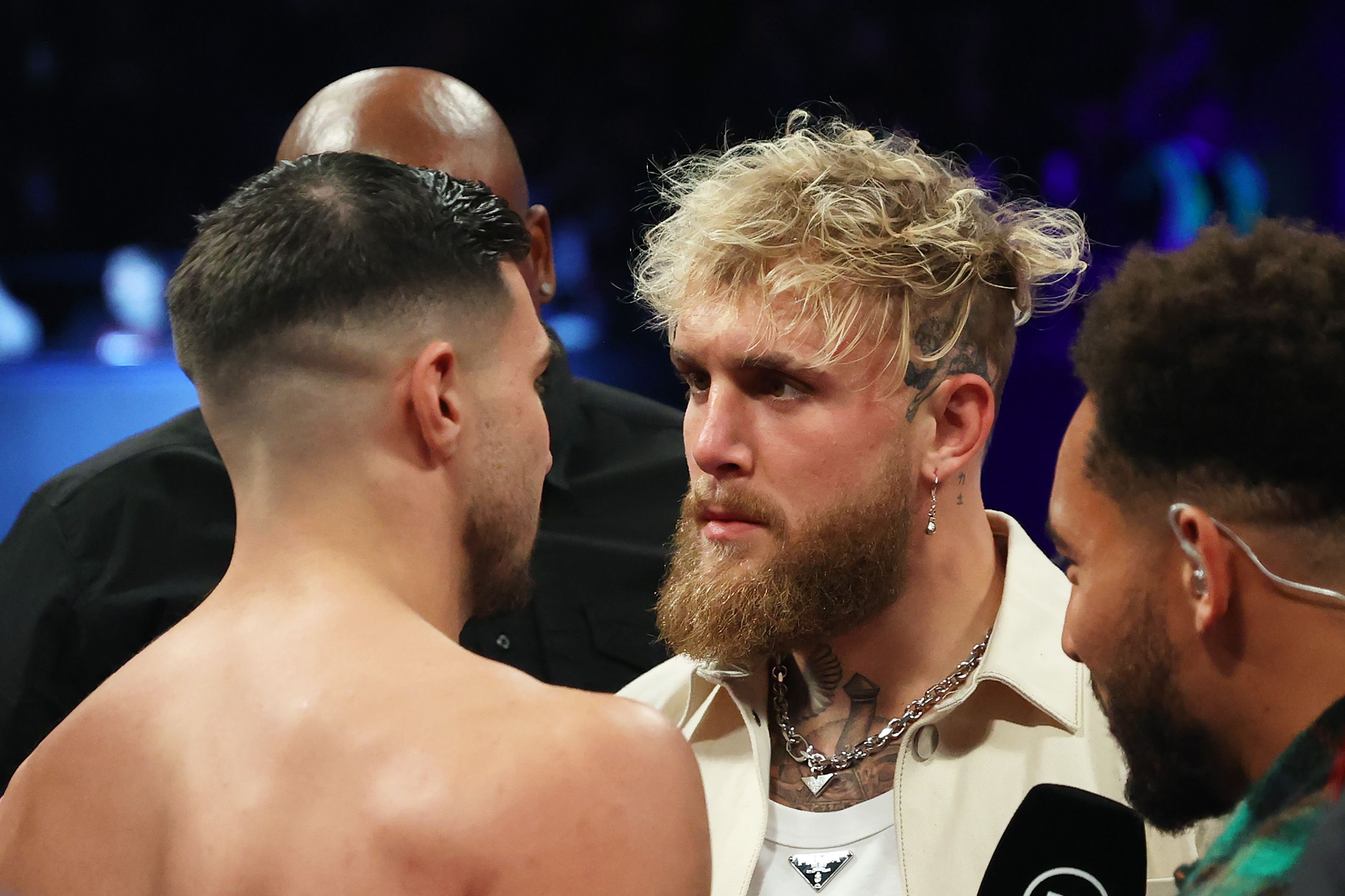 Tommy Fury Visszatérése Budapestre: Jake Paul-szal Való Konfliktus – Képek Tommy Fury Visszatérése Budapestre: Jake Paul-szal Való Konfliktus – Képek