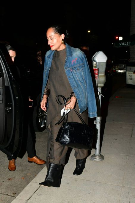 Tracee Ellis Ross Opens Up About Dating Younger Men Tracee Ellis Ross Opens Up About Dating Younger Men