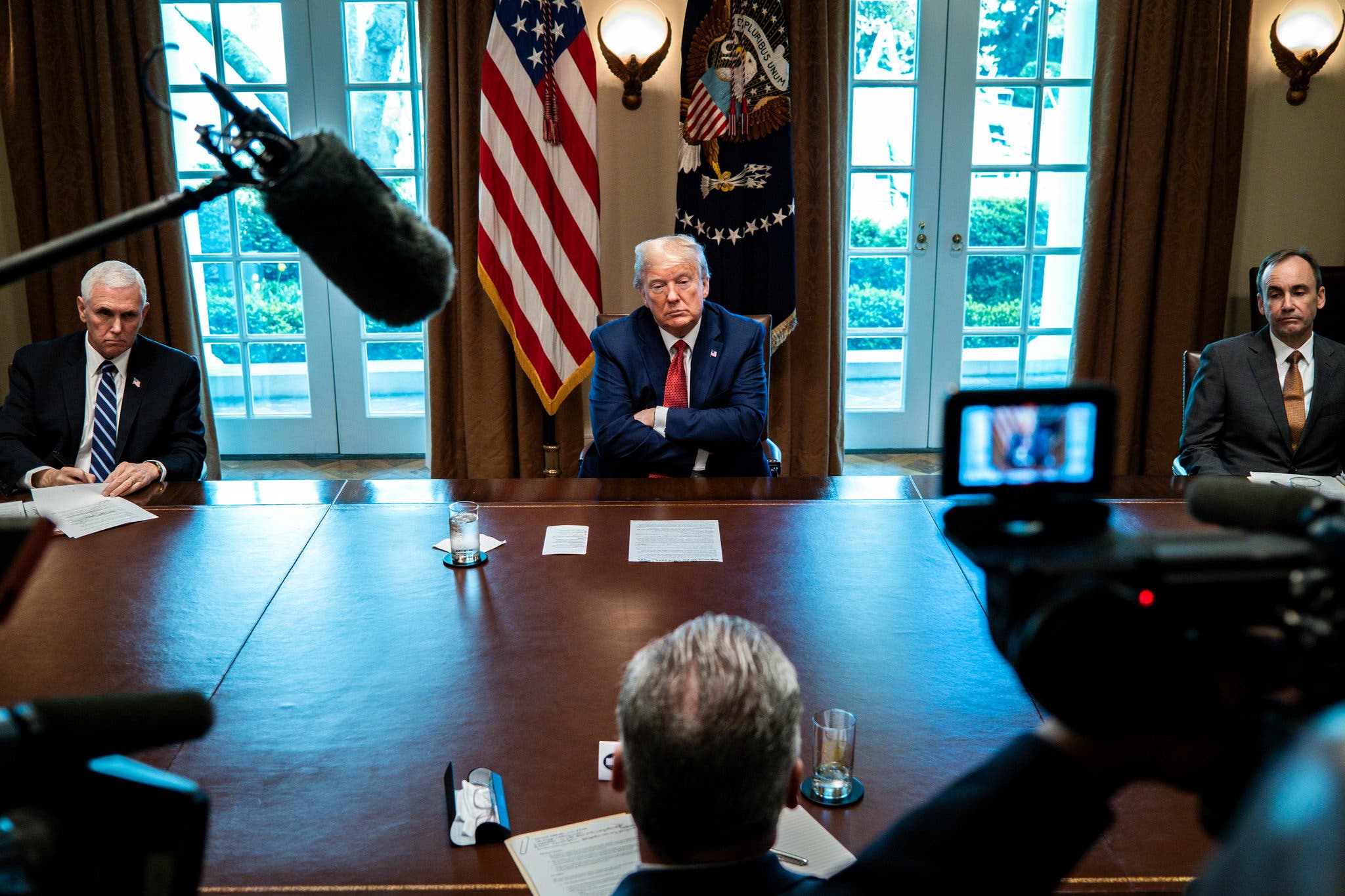 Trump's Tariffs Trigger 2% Drop In Amsterdam Stock Exchange Trump's Tariffs Trigger 2% Drop In Amsterdam Stock Exchange