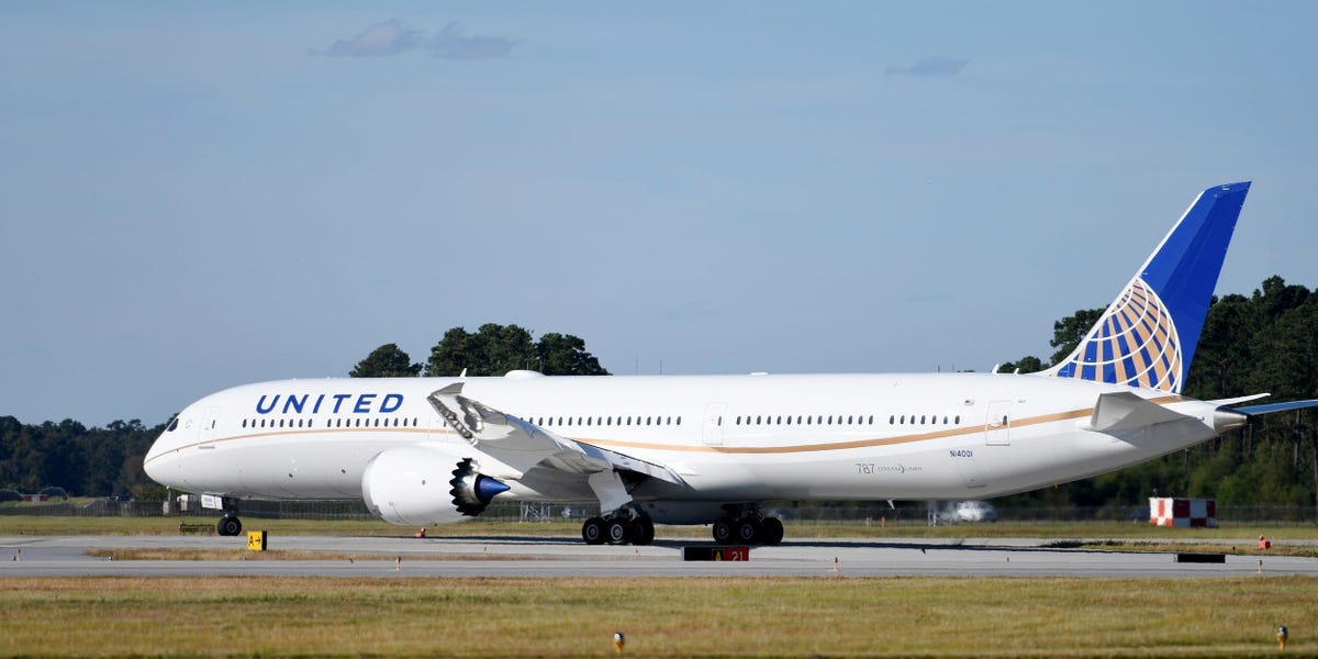 United Airlines Newark Flight Cancellations After FAA Staff Walkout United Airlines Newark Flight Cancellations After FAA Staff Walkout