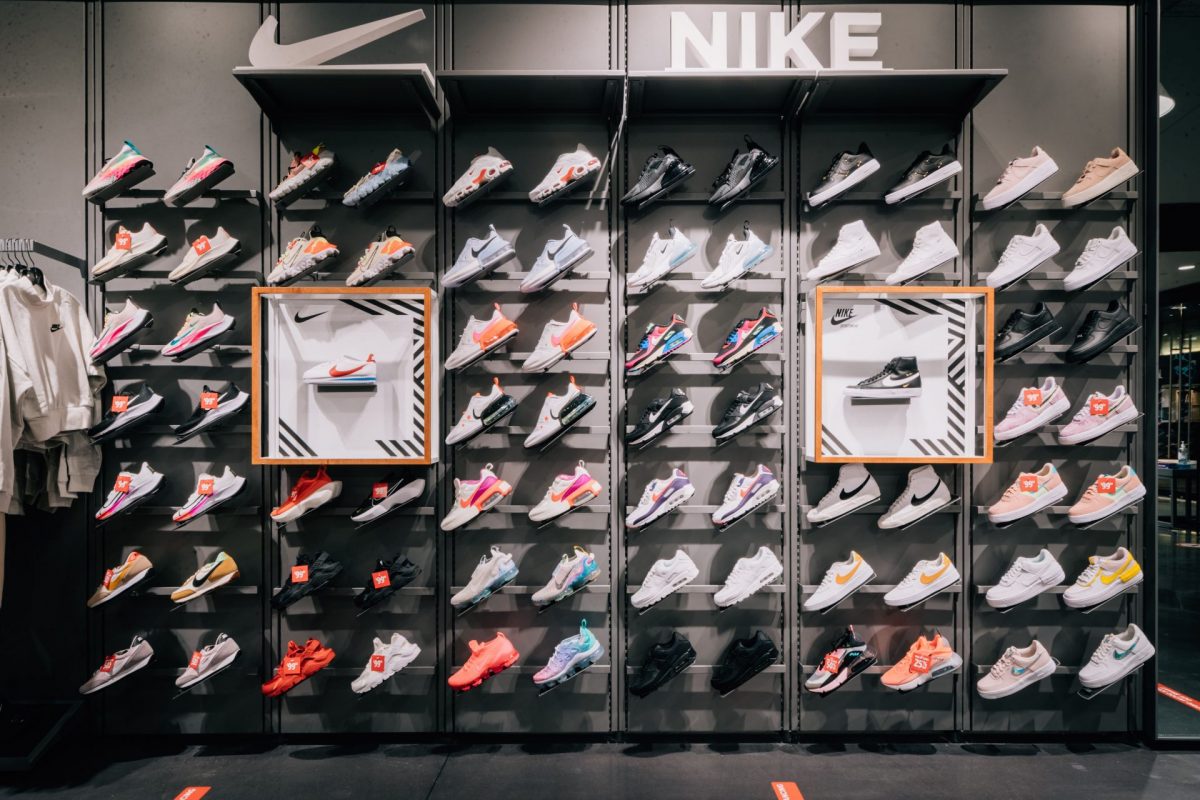 Up To 40% Off Nike Air, Dunks, Jordans & More Sneakers At Foot Locker Up To 40% Off Nike Air, Dunks, Jordans & More Sneakers At Foot Locker