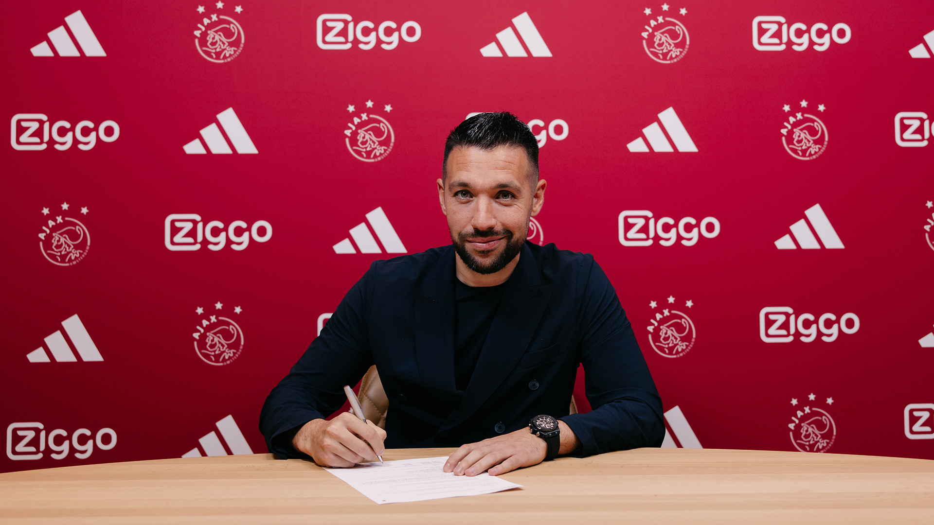 Van Hanegem's Advies Aan Ajax: De Perfecte Trainer? Van Hanegem's Advies Aan Ajax: De Perfecte Trainer?