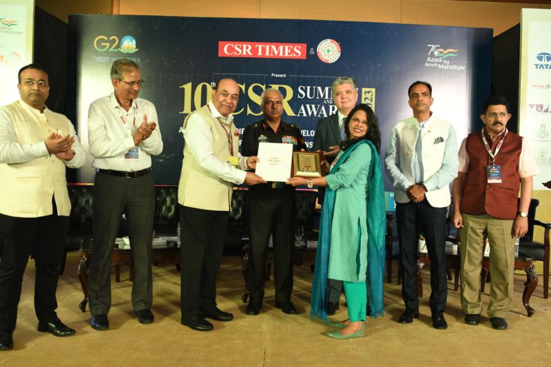 Vater Machinery Earns Prestigious New Holland Dealer Award Vater Machinery Earns Prestigious New Holland Dealer Award