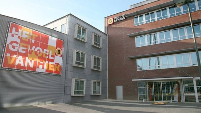 Vertrouwen Herstellen: College Van Omroepen En De NPO Vertrouwen Herstellen: College Van Omroepen En De NPO