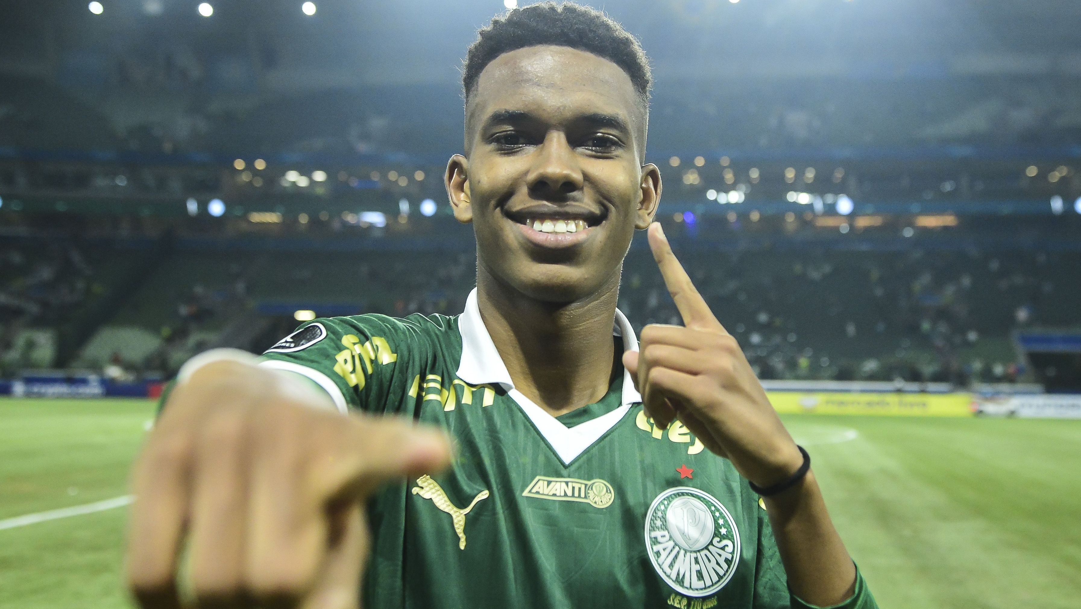 Vômito Em Campo: Estêvão Do Palmeiras Substituído Por Problema De Saúde Na Altitude Vômito Em Campo: Estêvão Do Palmeiras Substituído Por Problema De Saúde Na Altitude