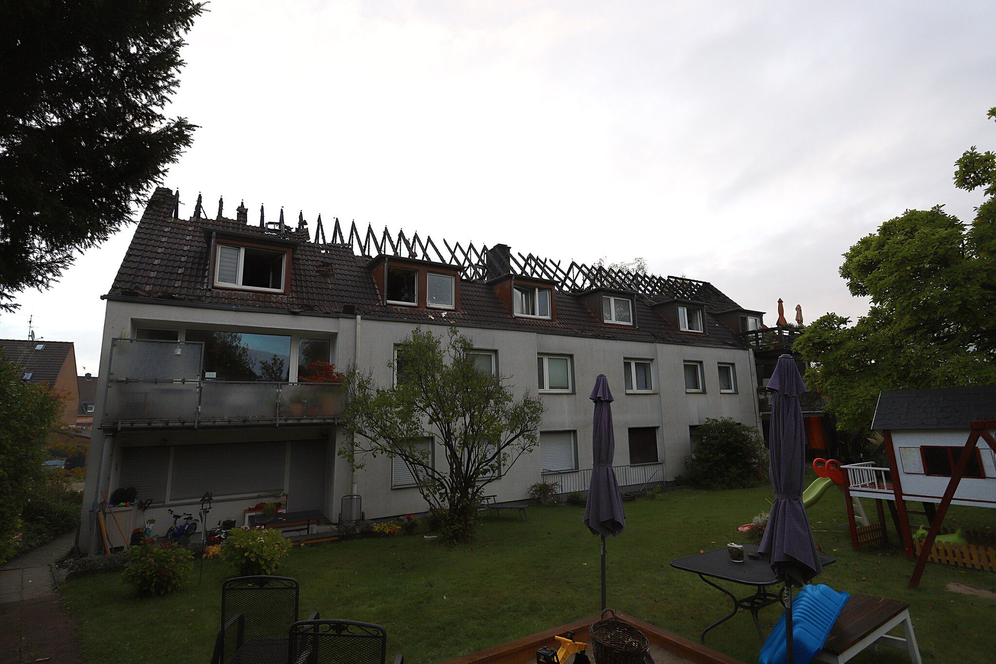 Waldbrand In Essen-Heisingen (07.04.2025): Feuerwehr Bekämpft Nächtlichen Brand Waldbrand In Essen-Heisingen (07.04.2025): Feuerwehr Bekämpft Nächtlichen Brand