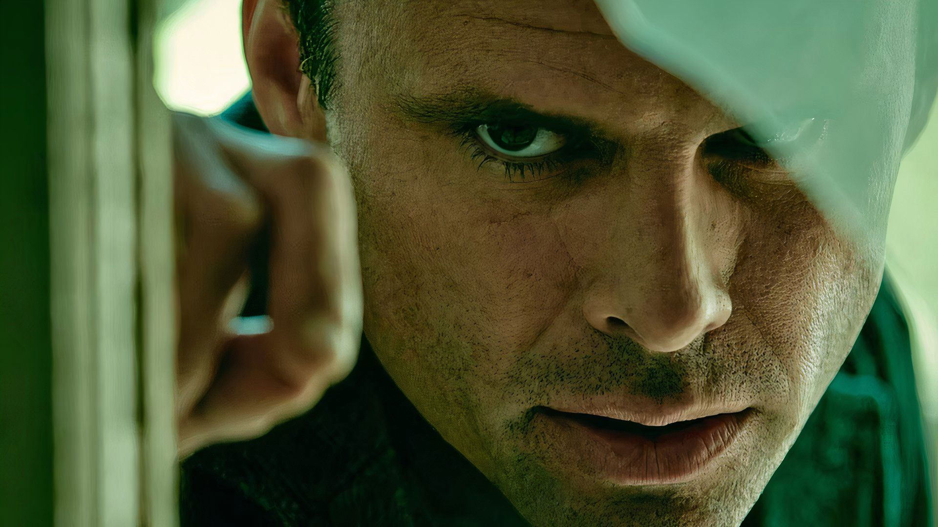 Walton Goggins Mocks Obsessive White Lotus Fan Theories Before SNL Hosting Gig Walton Goggins Mocks Obsessive White Lotus Fan Theories Before SNL Hosting Gig