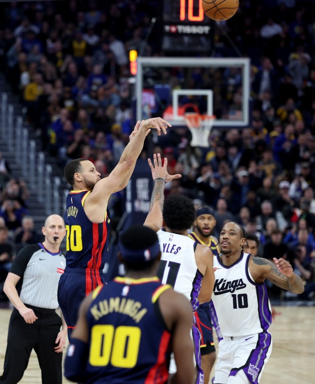 Warriors Defeat Kings: Kuminga Returns, Curry And Kerr Celebrate Milestones Warriors Defeat Kings: Kuminga Returns, Curry And Kerr Celebrate Milestones