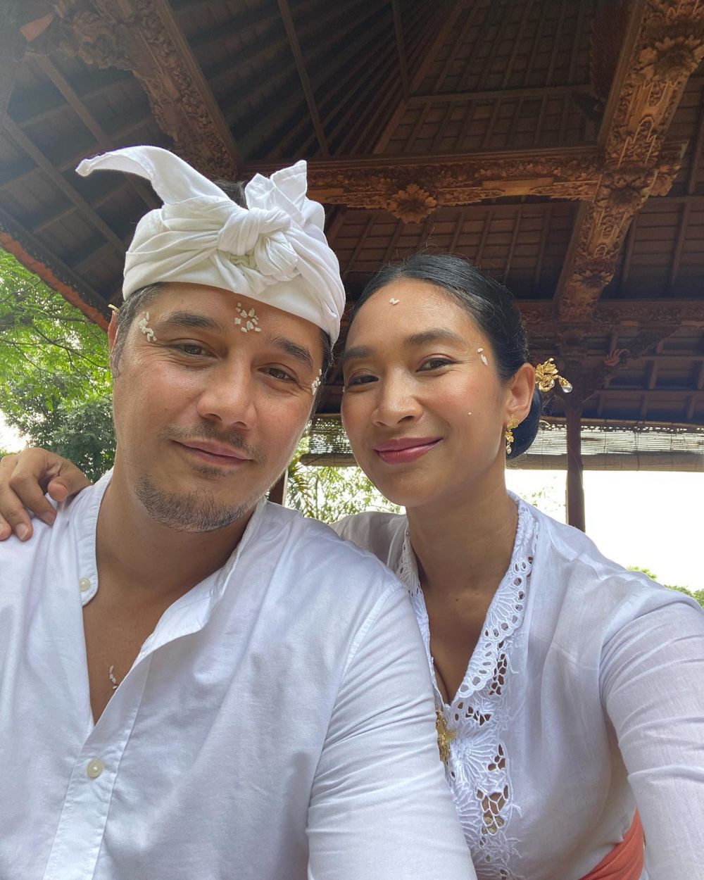 Waspada! Tren Kawin Kontrak Dengan Bule Di Bali Dan Dampaknya Waspada! Tren Kawin Kontrak Dengan Bule Di Bali Dan Dampaknya