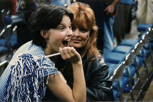 Wynonna And Ashley Judd Open Up About Family Life In New Docuseries Wynonna And Ashley Judd Open Up About Family Life In New Docuseries