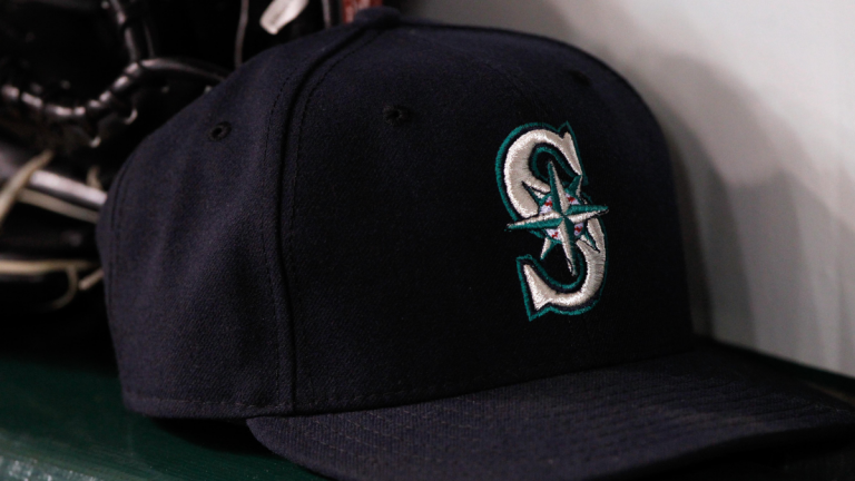 Yankee Announcer's Unnecessary Dig At Mariners Stirs Controversy Yankee Announcer's Unnecessary Dig At Mariners Stirs Controversy