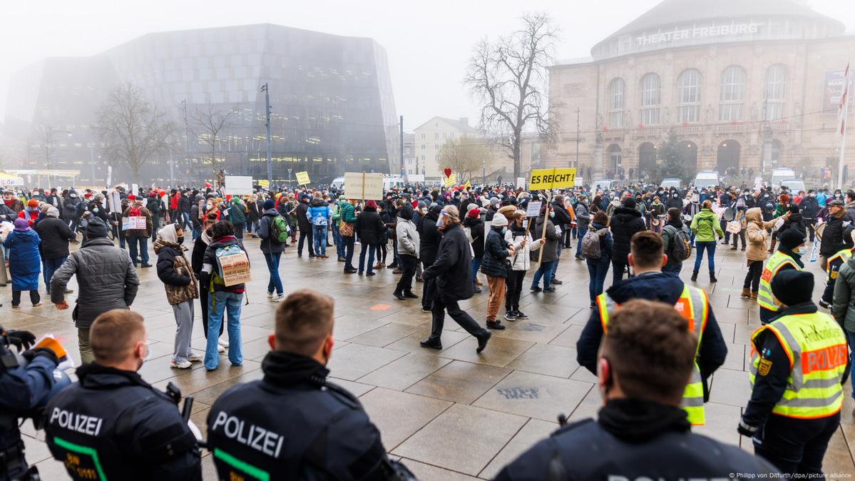Youth Unrest Fuels Pressure On Germany's SPD Coalition Talks